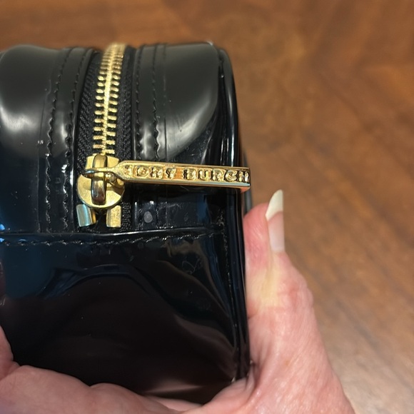Tory Burch cosmetic case make up bag patent leather Black/gold tone Hw. NWOT - Picture 5 of 13